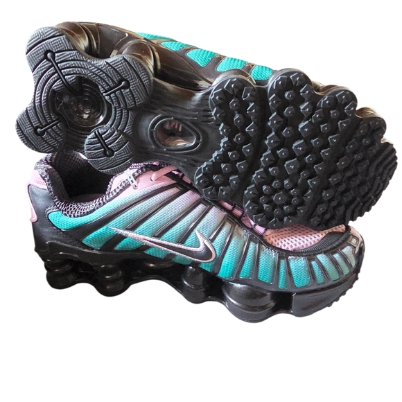 Nike Shox Women's Athletic Shoes Size 6 (On Sale $130) - Picture 4 of 4